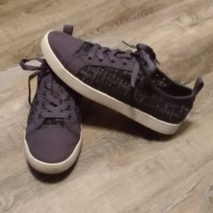 Koolaburra by Ugg Kellen Low Lace Navy Sneakers